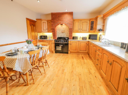Braeside Farm House 11