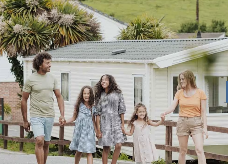 Away Resorts Newquay Bay Cornwall 1 768x551