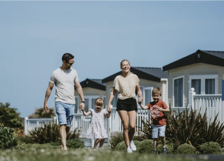 Away Resorts Newquay Holiday Resort Cornwall Family kids 1 768x551